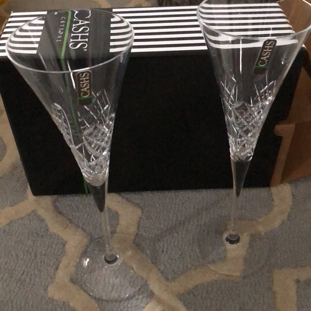 Crystal champagne flutes pair